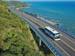 海南环岛旅游公路观光巴士正式开通